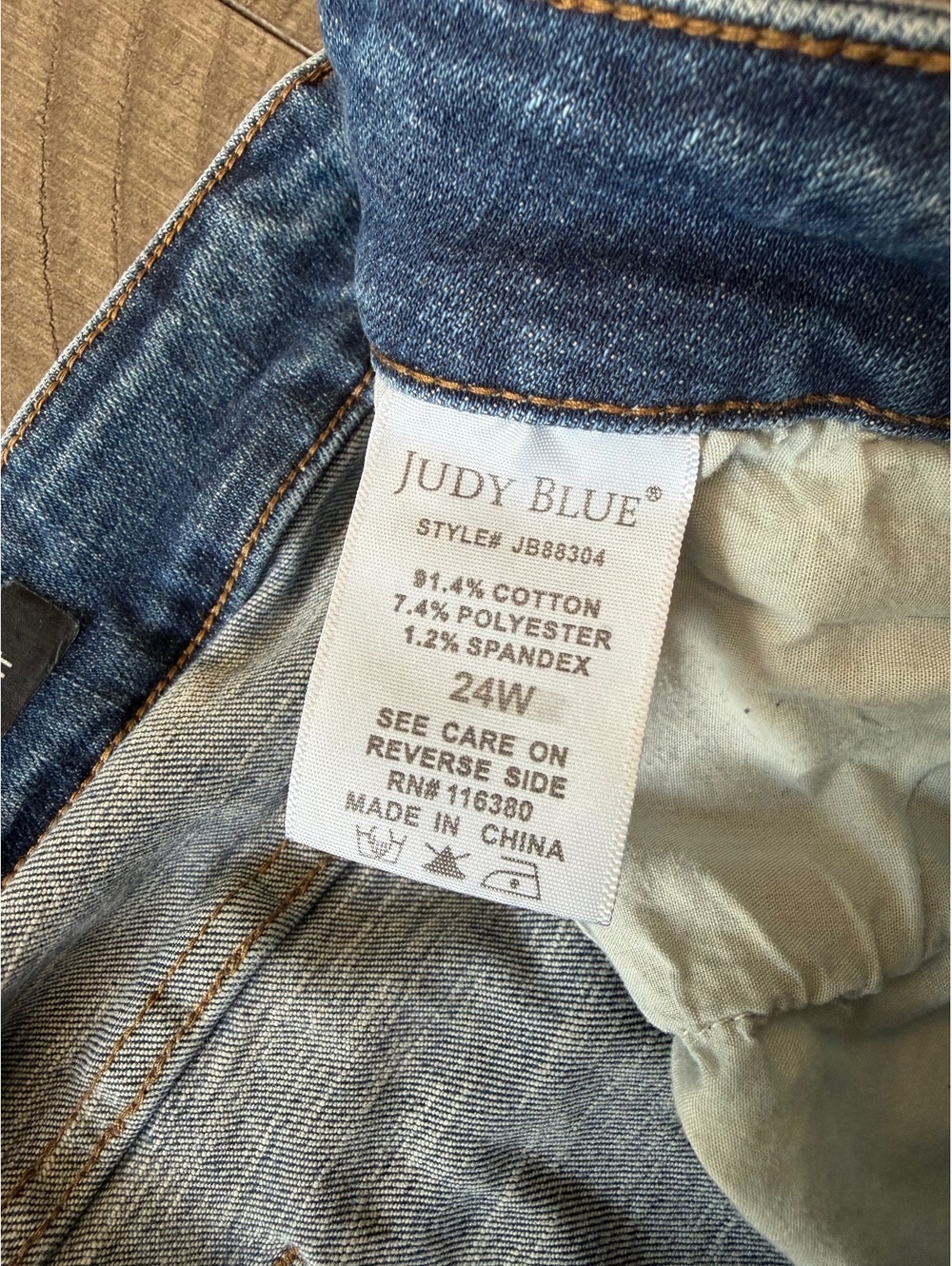 Judy Blue Relaxed Fit Distressed Jeans - Picture 5 of 11